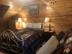 Duck`s Nest Retreat- Ocoee River Area- Loft Bedroom